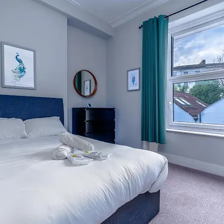 Artful Flat With Skyline View, Stokes Croft Appartement Bristol