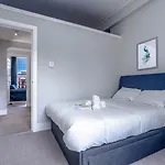 Artful Flat With Skyline View, Stokes Croft Apartment