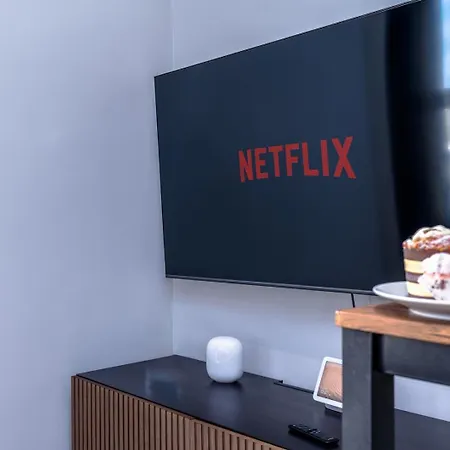 Modern 2br W/ Private Entrance Apartman *