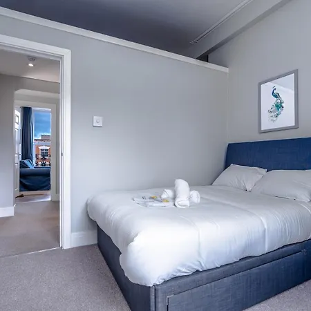 Artful Flat With Skyline View, Stokes Croft Apartmán