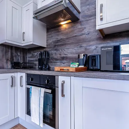 Modern 2br W/ Private Entrance * 브리스틀