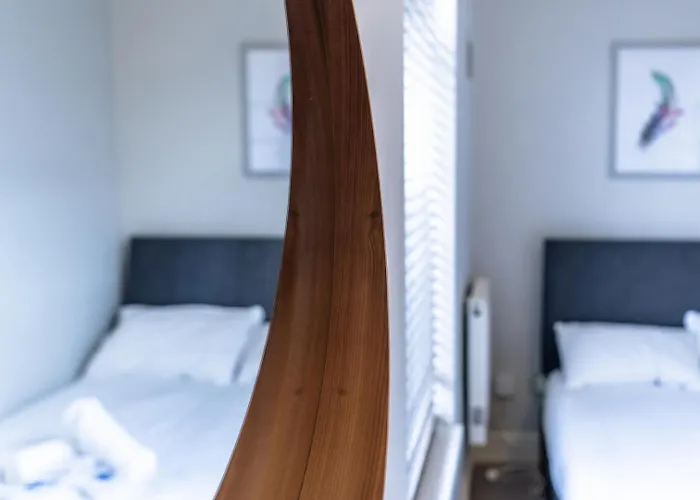 Artful Flat With Skyline View, Stokes Croft *