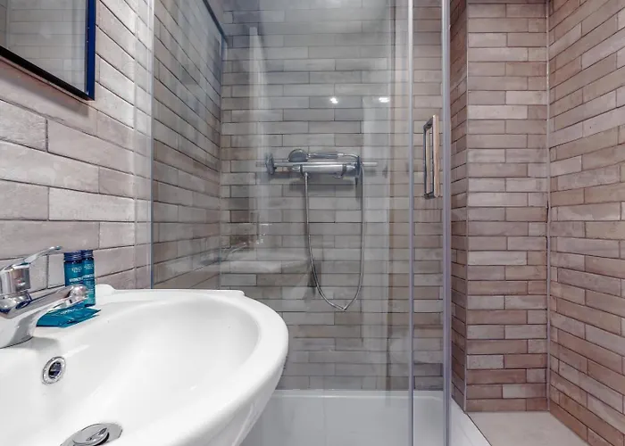 Artful Flat With Skyline View, Stokes Croft Apartmán