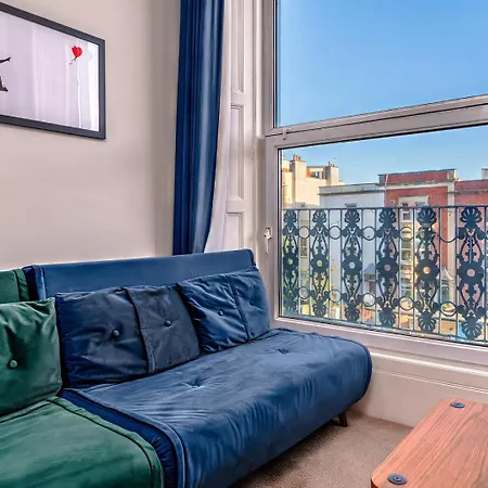 Artful Flat With Skyline View, Stokes Croft דירה *